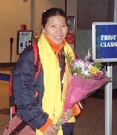 二零零六年三月二十九日，法轮功学员穆祥洁被营救抵达美国