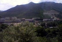 本溪监狱位于图片中部以上背靠山一狭长地带