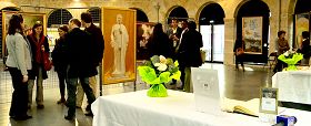 “真善忍国际美展”在波尔多市中心阿勒•德•夏荷通展馆开始为期十天的展出
