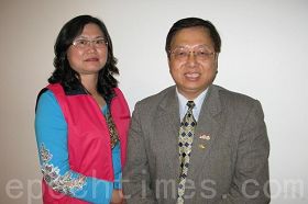 &#039桃园县议员李丽珠（左）&#039