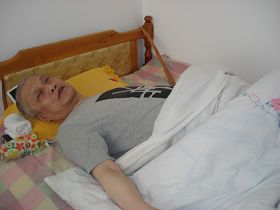 蔡桂荣瘫痪的丈夫