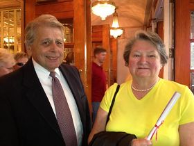 Ƌ月5日下午，曾为Lenape Valley 基金会副总裁兼财务官的Mario Lionetti先生和太太Lois Lionetti盛赞神韵节目精美绝伦。'