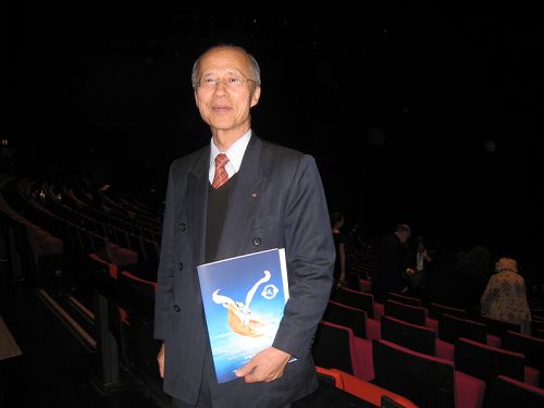 臺灣駐法國大使呂慶龍先生每年必看神韻