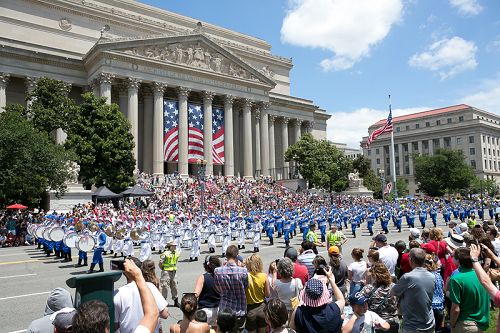 法轮功学员参加二零一四年美国首都独立日庆祝游行