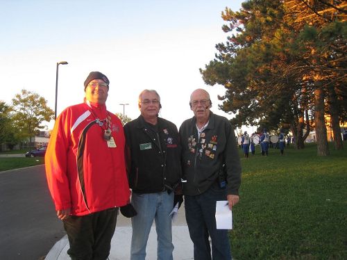 '圖6：基奇納－滑鐵盧感恩節大遊行的三位負責人Mark Sichewski先生（左）、Bob Luft 先生（中）和Bic Bovingdon先生（右）'