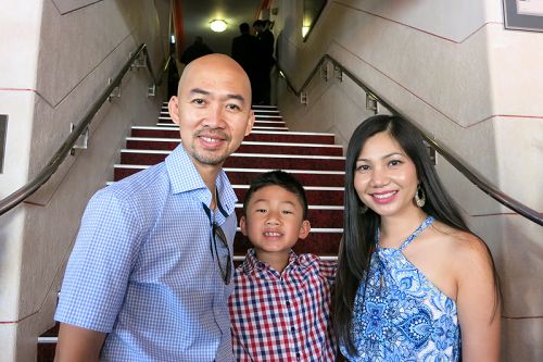图8：西澳Wanneroo市议员阮修（Hugh Nguyen）与妻子、药店店主阮庄（Trang Nguyen）