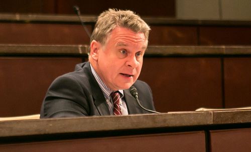 CECC主席、美国国会资深众议员克里斯‧史密斯（Rep. Chris Smith）认为，迫害法轮功的元凶江泽民及其追随者必须得到应有的惩罚。