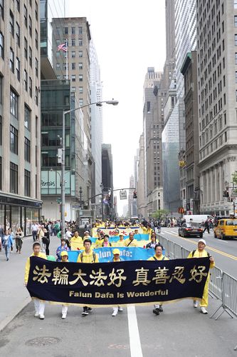 2016-5-19-minghui-newyork-grand-parade-07--ss.jpg