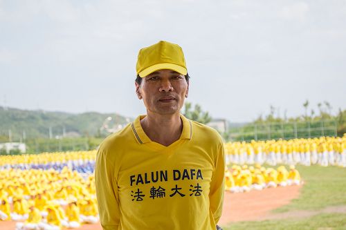 图6：此次担任排字规划的法轮功学员、建筑设计师陈贵林，感谢师父的慈悲苦度。