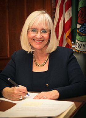 長島北斯特德鎮（Town of North Hempstead）鎮長朱迪?博斯沃思 （Judi Bosworth）