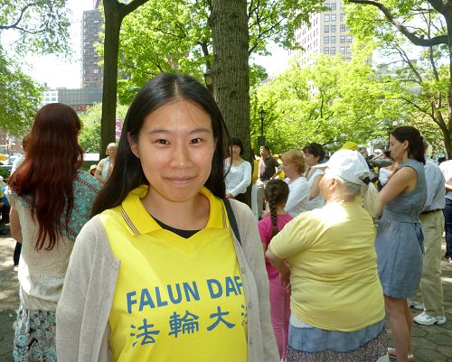 在意大利求学的唐云燕参加二零一六年五月在纽约举办的法轮大法日庆祝活动。