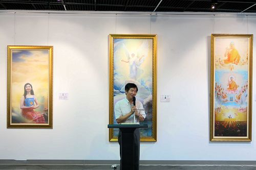 台中市政府参事陈志声赞扬每件作品都是上乘之作，一定能引起观众共鸣。
