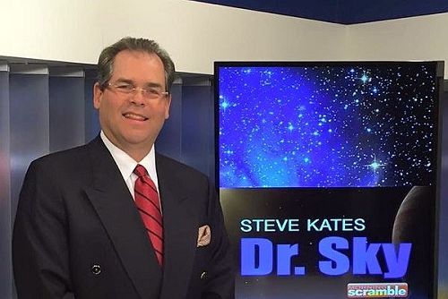'图9：电视节目“Dr.Sky”创始人Steven R. Kates先生观看了三月十四日，神韵艺术团在凤凰城的演出。'