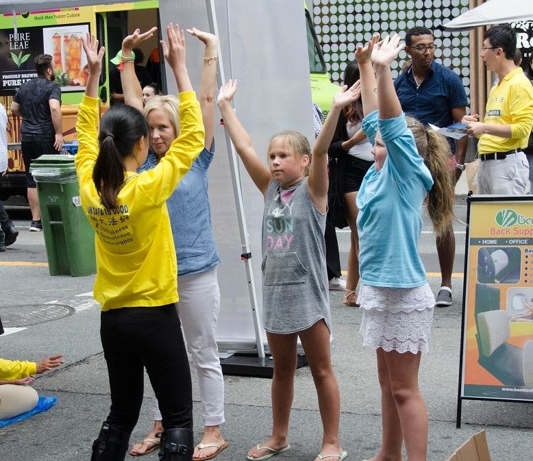 http://www.minghui.org/mh/article_images/2018-7-28-toronto-youth-day_08.jpg