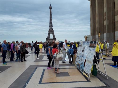 2019 6 17 paris tourist supports 01 ss