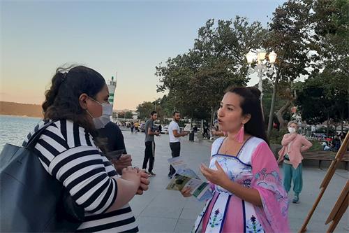 '图9:茵佐尔表示,支持法轮功学员的活动'
