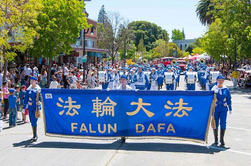 2017-4-29-ca-petaluma-parade_01--ss.jpg