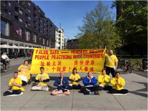 2017-5-12-minghui-falun-dafa513-sweden-03--ss.jpg