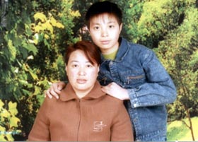田志阳和母亲安丽琴