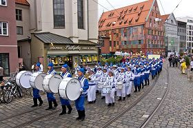 二零零九年德国奥格斯堡多元文化节上的天国乐团游行