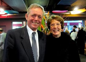 '澳大利亚新南威尔士州议员迈克尔•理查森（Michael Richardson）和妻子彻丽•理查森（Cherry Richardson）'
