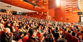 二零一一年一月二十五日美国神韵国际艺术团完成了在韩国第二站大邱的六场演出,观众不舍神韵离开。