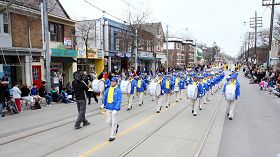 多伦多天国乐团连续四年应邀参加多伦多复活节游行