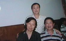 曾经幸福的一家人：刘芝荣、欧允洁及父亲