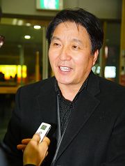 韩国美术评论家金钟根