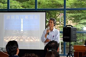 东华大学特教系教授洪清一到场祝贺法轮大法弘传二十周年