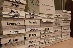 '调查活摘器官请愿书汇自欧洲三十六国，由十六万六千四百六十一位民众签署'