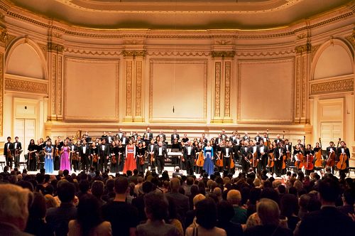 十月五日下午，神韵交响乐团音乐会在纽约卡内基音乐厅成功举行（图片来源：大纪元）