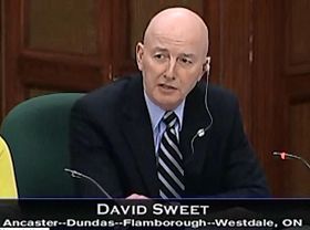 '加拿大国际人权委员会委员大卫·斯威特'