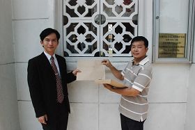 KL_7：马来西亚法轮功学员代表递交抗议信于中共驻马大使馆