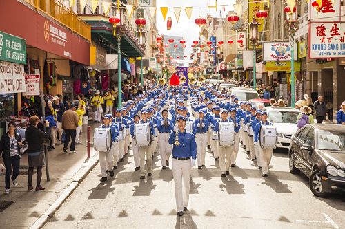 2014-10-16-minghui-sanfrancisco-parade-11--ss.jpg