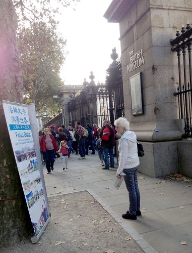 2014-10-31-minghui-falun-gong-london-02--ss.jpg