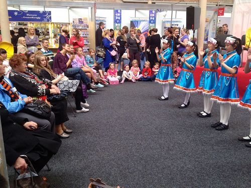 2014-11-4-minghui-falun-gong-ireland-01--ss.jpg