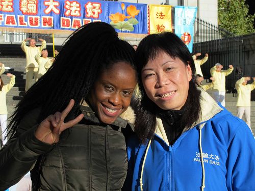 2014-11-5-minghui-falun-gong-vancouver-06--ss.jpg