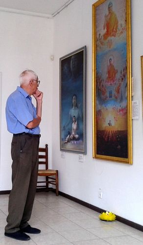 艺术学院的前任主管斯杰潘•斯杰潘诺维奇被画家的技法深深震撼