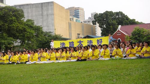 全台辅导员恭祝李洪志师父中秋佳节快乐！