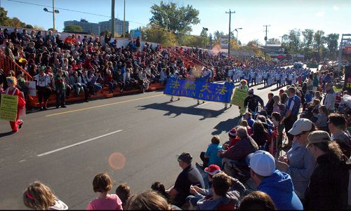 2015-10-13-minghui-canada-oktoberfest-01--ss.jpg