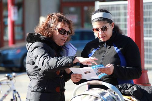 2015-2-25-minghui-falun-gong-vancouver-05--ss.jpg