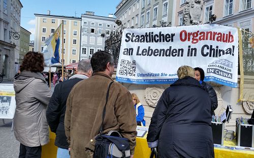 2015-3-30-minghui-falun-gong-austria-03--ss.jpg