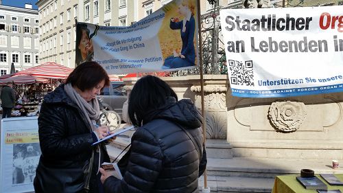 2015-3-30-minghui-falun-gong-austria-04--ss.jpg