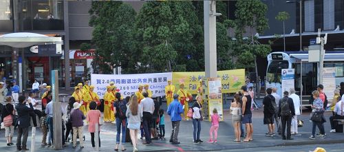 2015-4-11-minghui-falun-gong-newzealand-04--ss.jpg