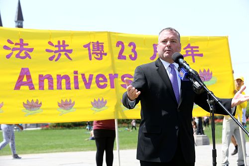 2015-5-6-minghui-falun-gong-ottawa-06--ss.jpg