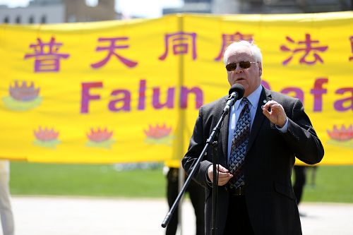 2015-5-6-minghui-falun-gong-ottawa-15--ss.jpg