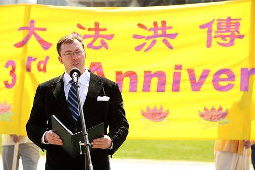 2015-5-6-minghui-falun-gong-ottawa-19--ss.jpg