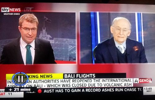 视频截图：澳大利亚天空新闻台播出资深新闻主播李普森（David Lipson）先生对麦塔斯先生的专访。