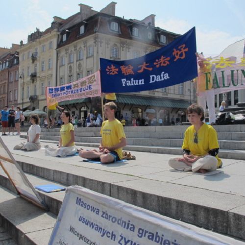 2015-7-24-minghui-falun-gong-poland-02--ss.jpg